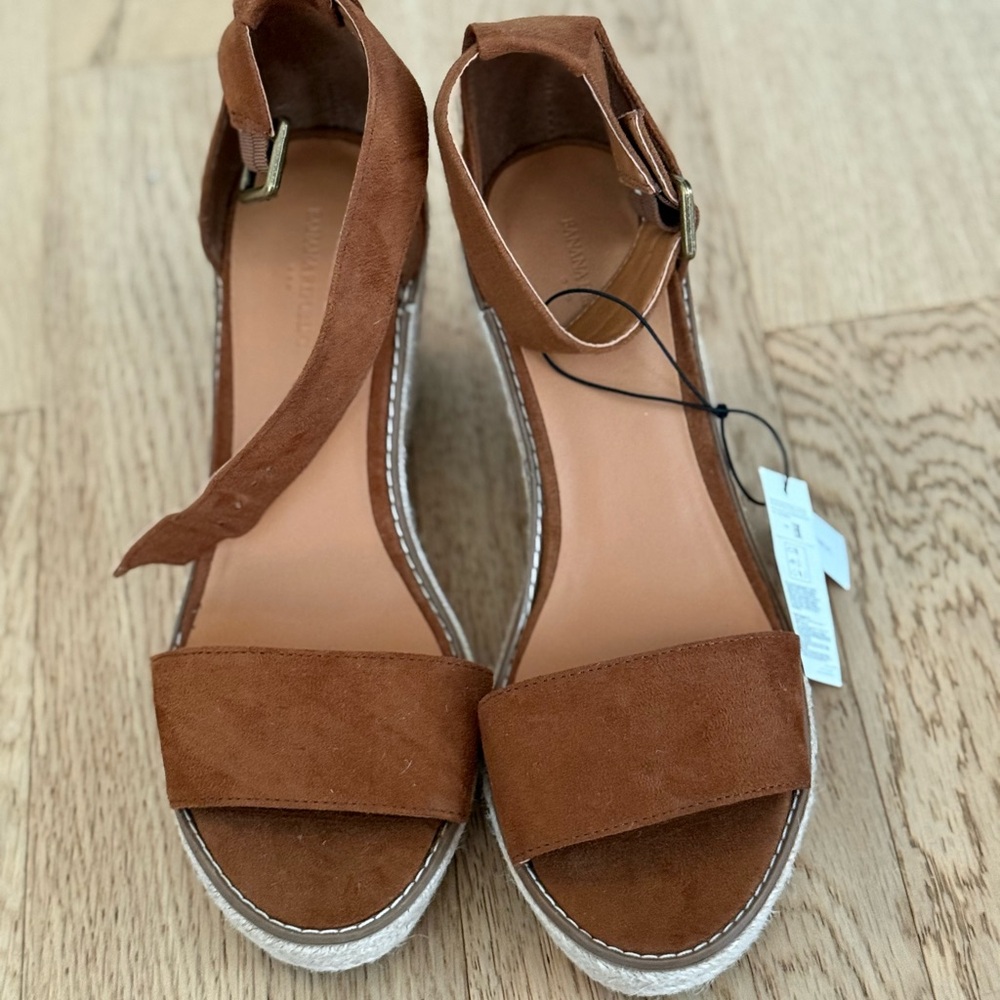 Banana Republic wedge sandals size 8.5